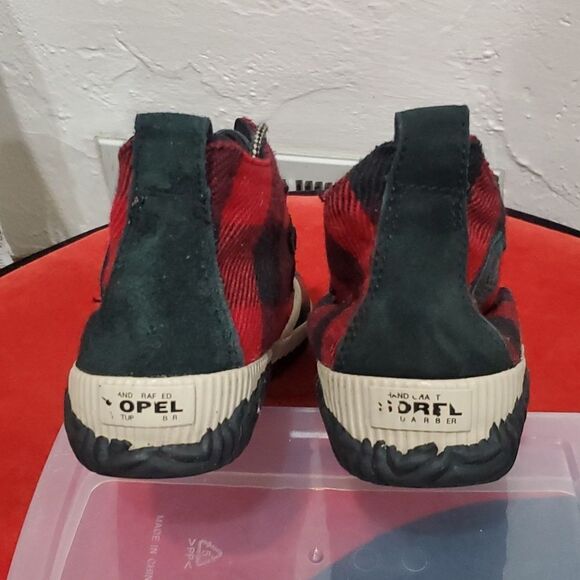 Sorel Out N About Buffalo Plaid Duck Boot in Red & Black Size 8 - Picture 9 of 13